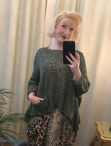 Designer inspired double front pocket knit khaki