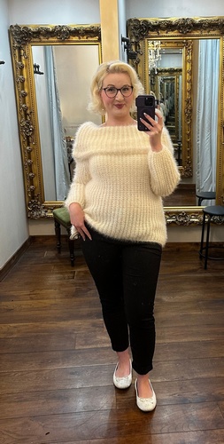 Off Shoulder Knit Cream